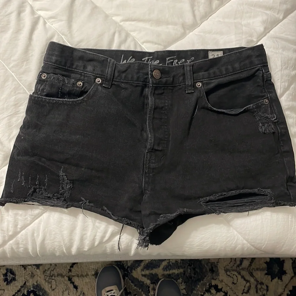 We the Free Black Cut Off Denim Shorts - Picture 1 of 6